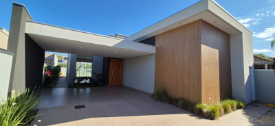 Casa nova Alto Padrão no Centro em Bonito – MS